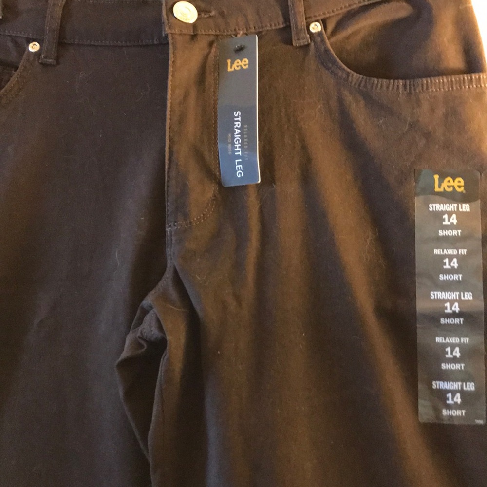 Lee Women’s Relaxed Fit Straight Leg MAHOGANYJeans - Picture 2 of 6